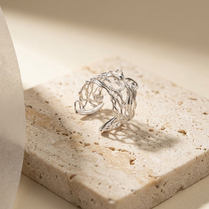 Hollow Vine Ring
